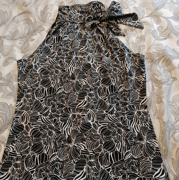 Anne Klein Tops - Anne Klein Sleeveless Floral PrintTop -Women's Size Medium